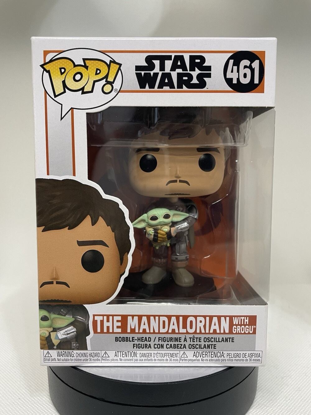 Funko Pop! Vinyl: Star Wars - The Mandalorian with Grogu #461 W Pop Protector